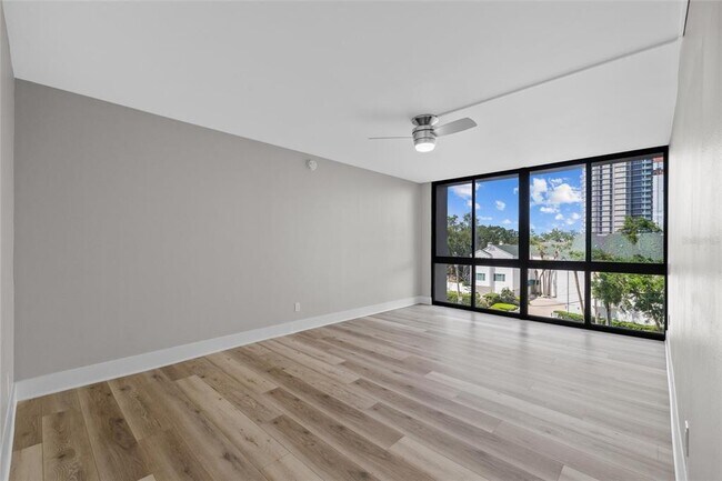 Building Photo - 3301 Bayshore Blvd