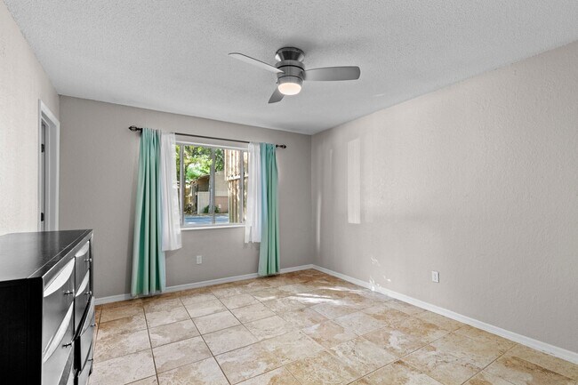 Building Photo - C0507-133 Hawthorne Reserve