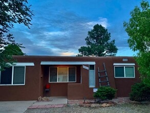 Building Photo - 3260 Louraine St
