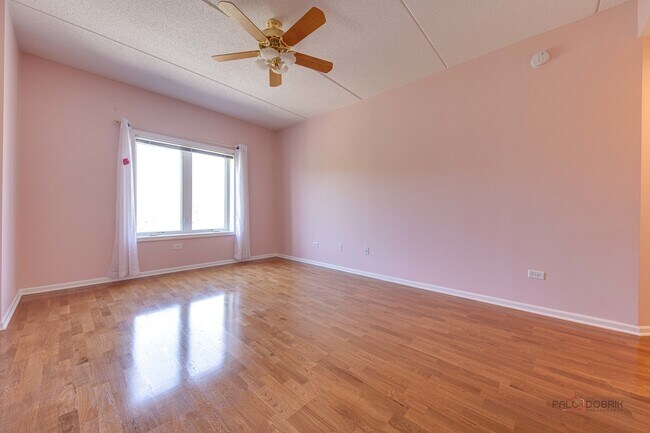 Building Photo - 799 Graceland Ave