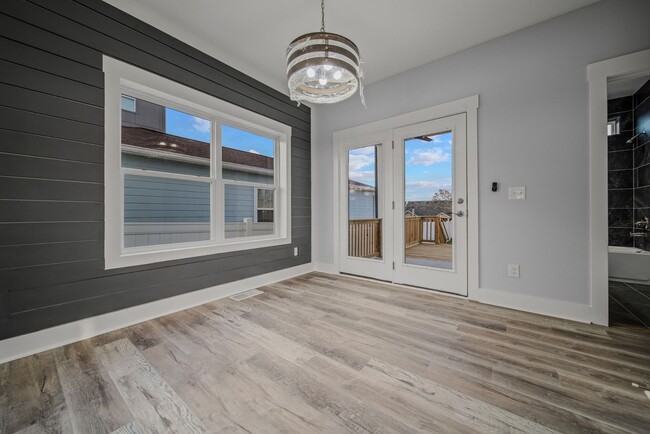 Building Photo - 1816 Scovel St