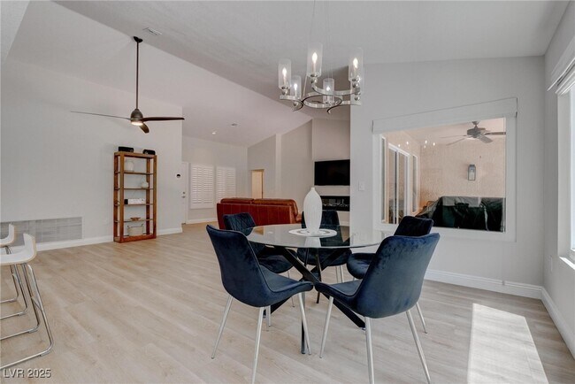 Building Photo - 3040 Hidden Treasure Dr