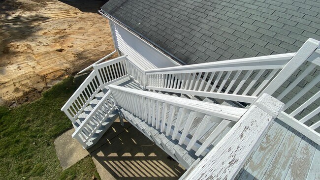 Building Photo - 312 Plaza Dr