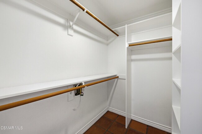 Building Photo - 1090 Elfstone Ct