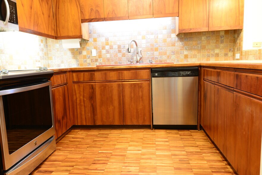 Building Photo - 1525 Wilder Ave