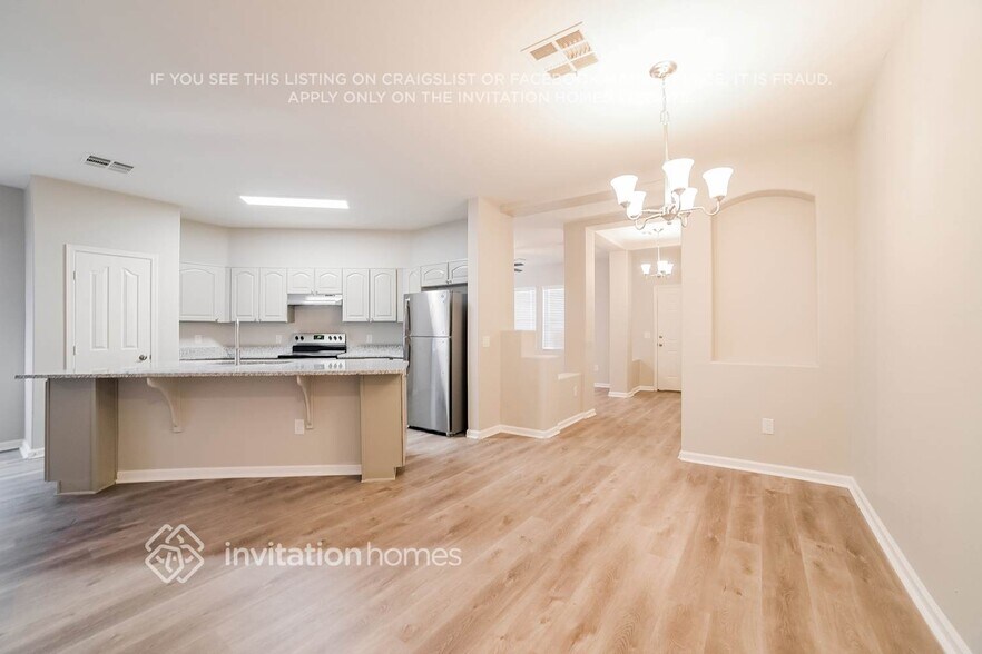 Building Photo - 7060 W Glenn Dr