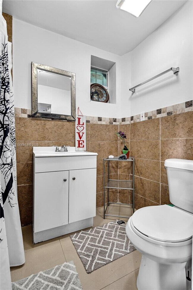 Building Photo - 519 NW 52nd St