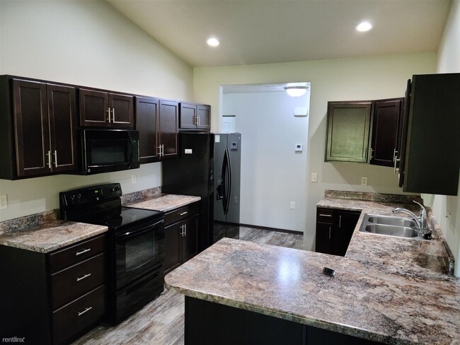 Building Photo - 3 br, 2 bath House - Southwoods Villas Sou...