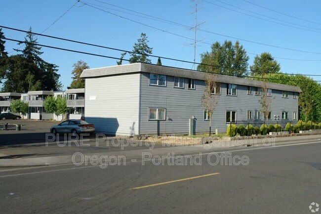 Building Photo - 760 Plymouth Dr NE