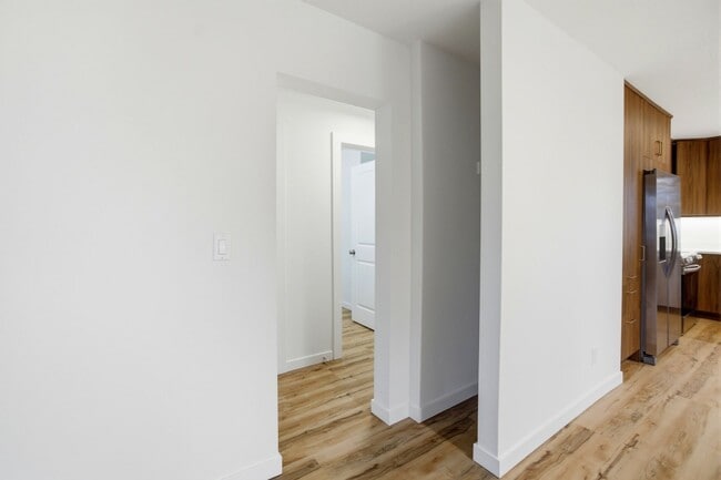 Building Photo - Newly Renovated 2 Bedroom Home