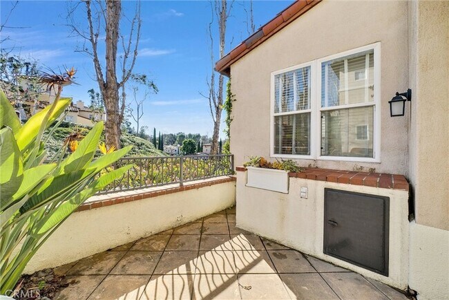 Building Photo - 6 Celano Ct