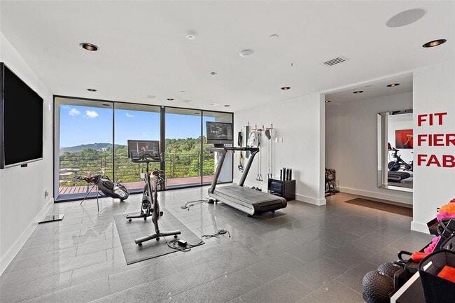 Building Photo - 1501 Ridgecrest Dr