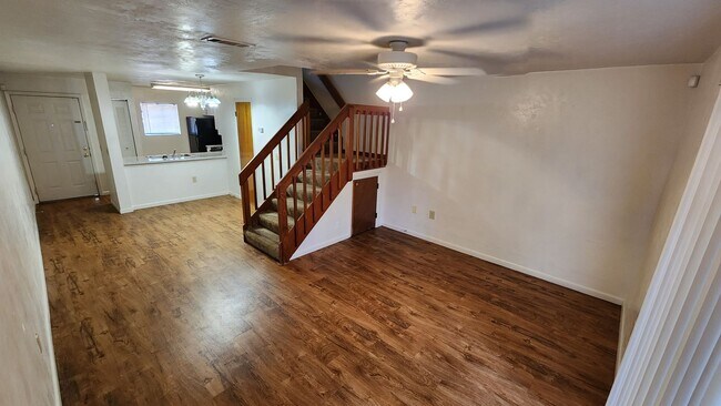 Building Photo - Mill Run 4026