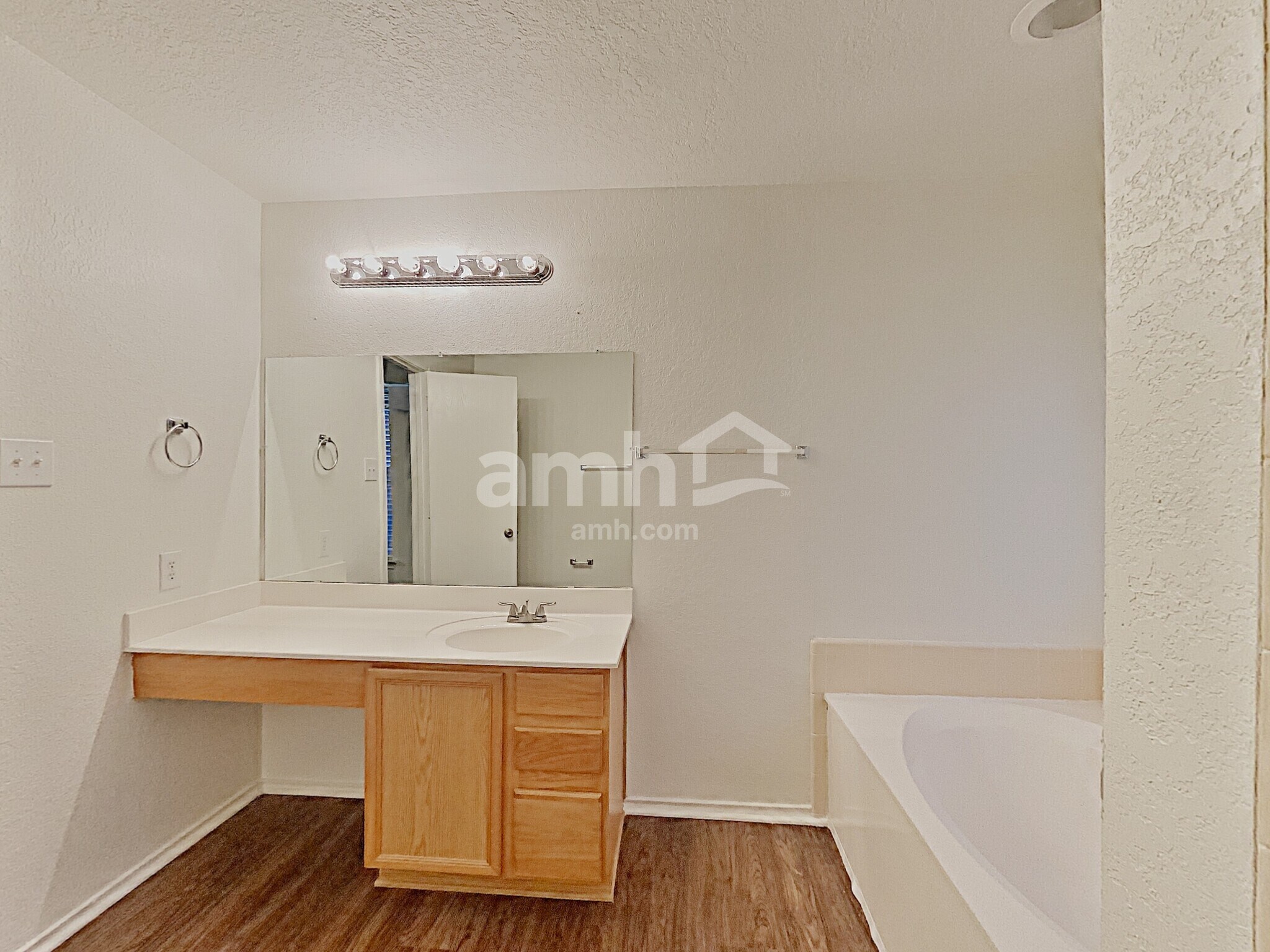 Building Photo - 1326 Hunt Crossing