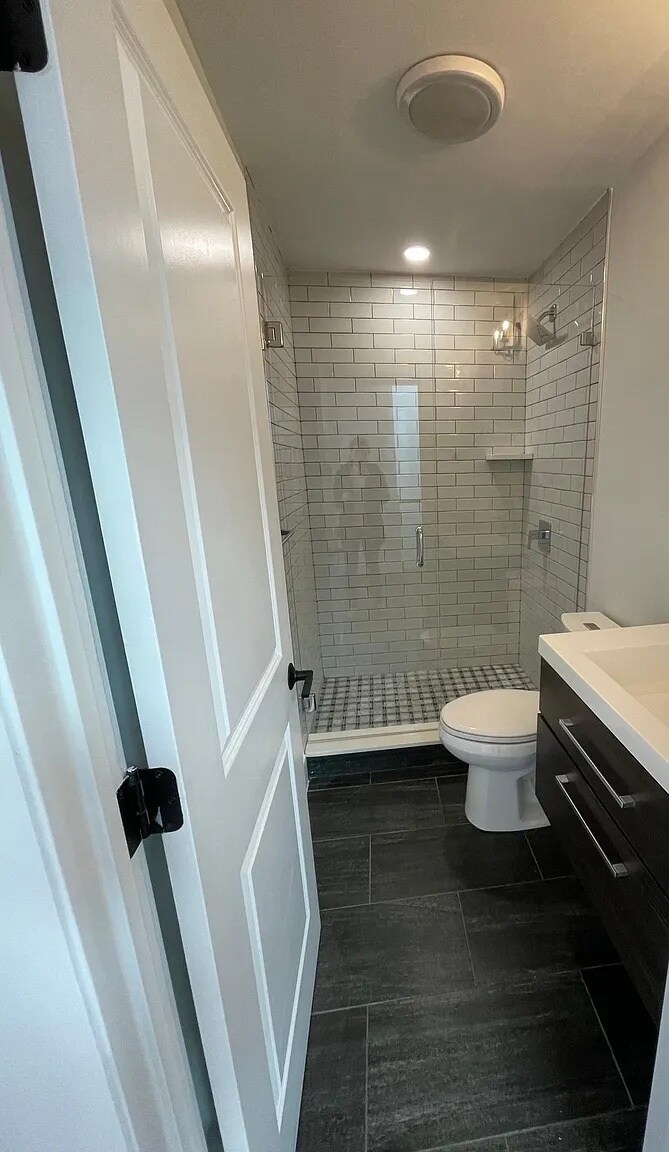 Full Bathroom with Bluetooth Speakers - 156 Bremen St
