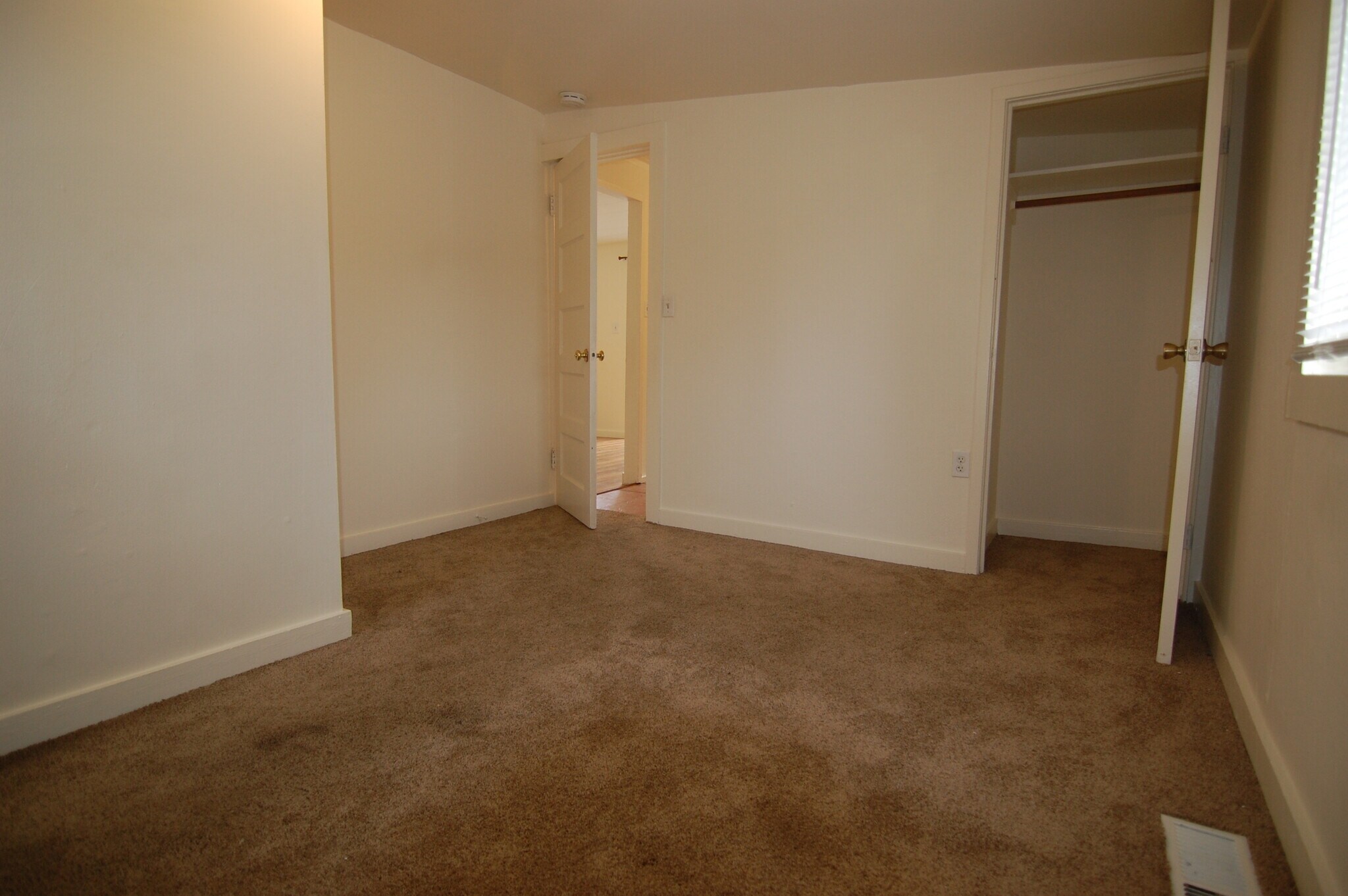 Building Photo - 8395 Grape Ave