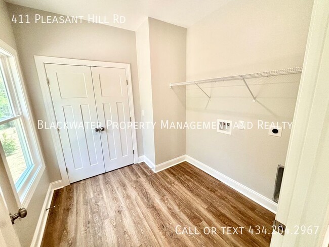 Building Photo - BRAND NEW Three Bedroom Home in Campbell C...