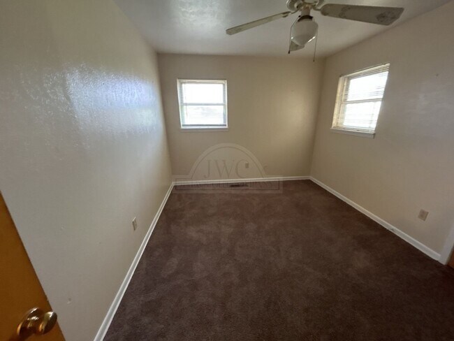Building Photo - 3906 Clear Creek Rd, Killeen