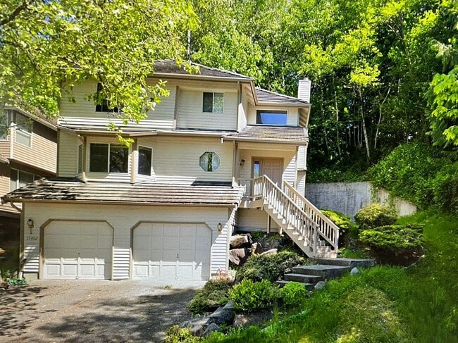 Primary Photo - Great House in Redmond near Microsoft camp...
