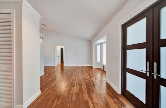 Building Photo - 1283 Barnstaple Cir