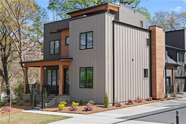 Building Photo - 1231 Holly St NW