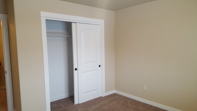 Building Photo - 1191 Longbow Ln