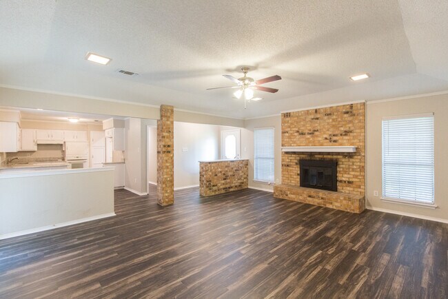 Building Photo - 5203 El Rancho Dr, Arlington