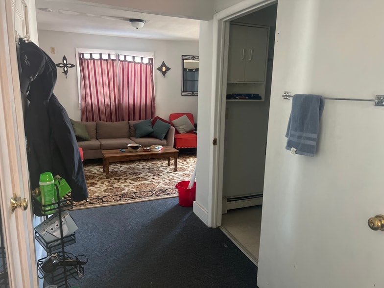 Building Photo - 85 Court St