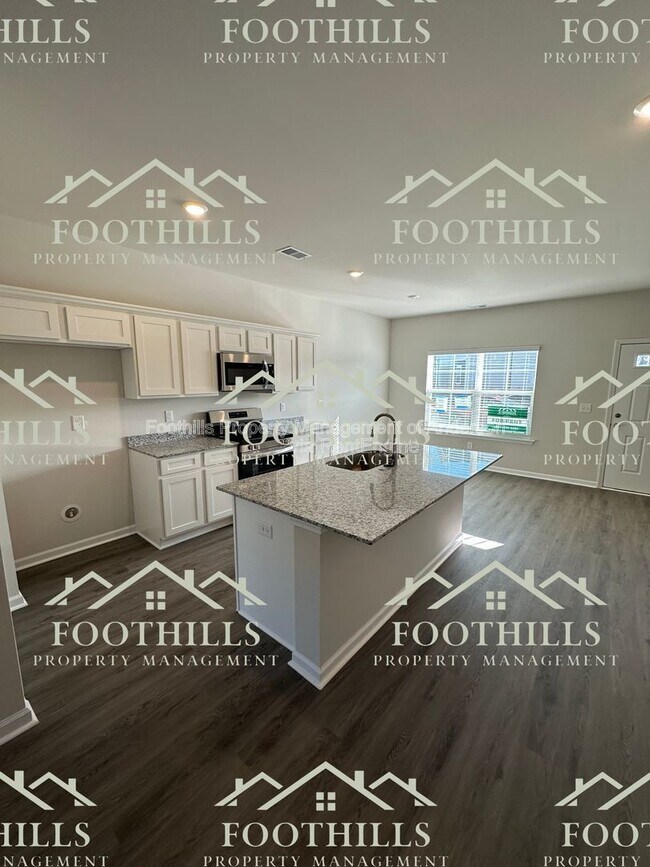 Building Photo - 1655 E Greenville St