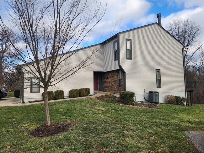 Building Photo - 944 Ravine Dr