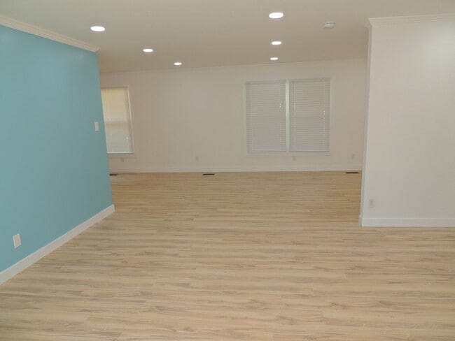 Building Photo - 409 Windfield Ct