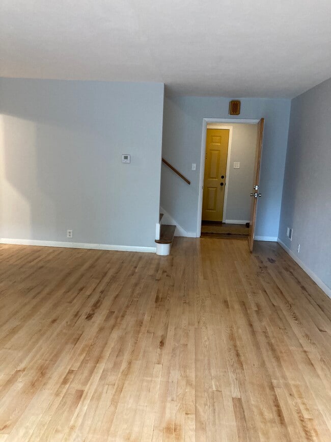 Building Photo - 3206 S Webster Ave