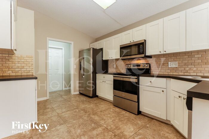 Building Photo - 10725 Magrath Ln