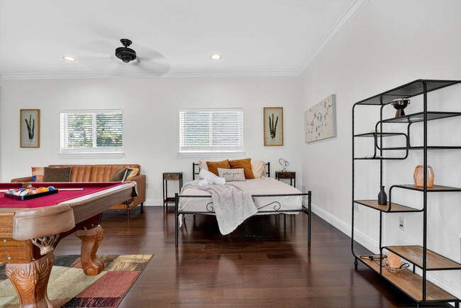 Building Photo - 1705 NE 11th St