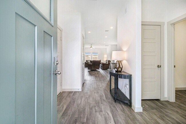 Building Photo - 1823 William Scott St