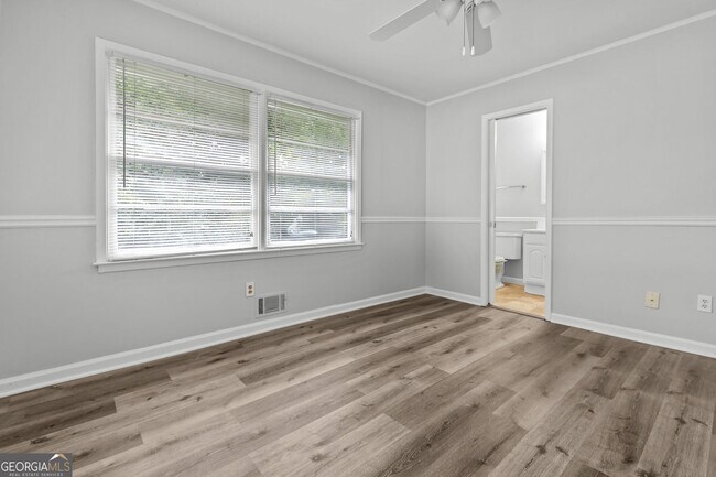 Building Photo - 1834 Dogwood Ct SW