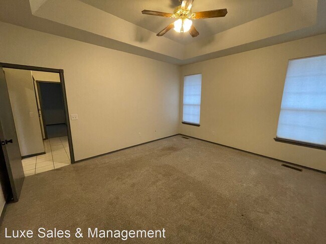 Building Photo - 4 br, 3 bath House - 1218 Three Oaks Circle