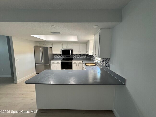 Building Photo - 1320 Woodingham Dr