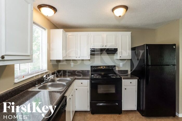 Building Photo - 4321 Castle Heights Dr