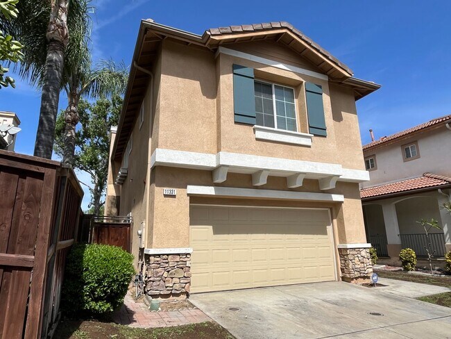 Building Photo - 3 bedroom, 2.5 bath Home for Rent in the Riverwalk