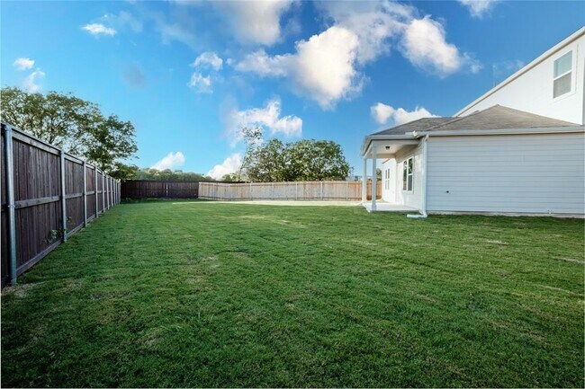 Building Photo - 17402 Torneo Dr
