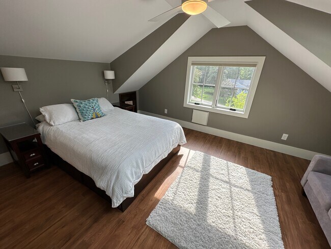 Building Photo - 4015 Wood End Dr