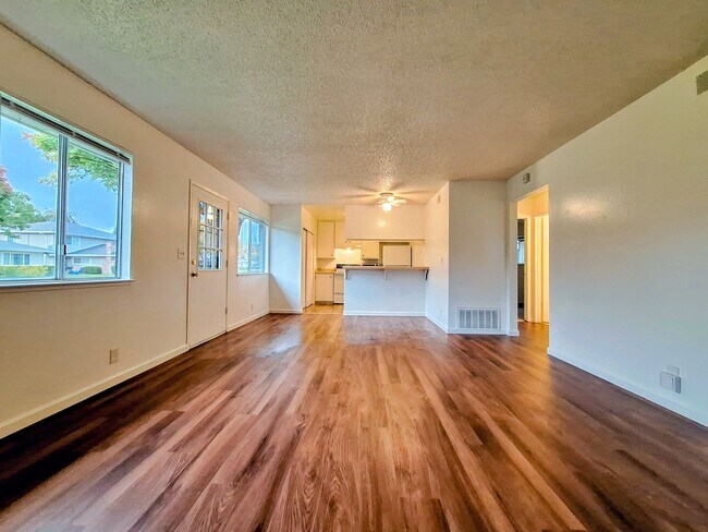 Primary Photo - Ground Floor 2bd Condo With On-site Laundry, Carport, & Pool!