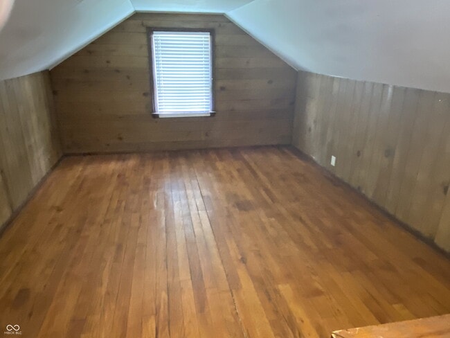 Building Photo - 607 N Tibbs Ave