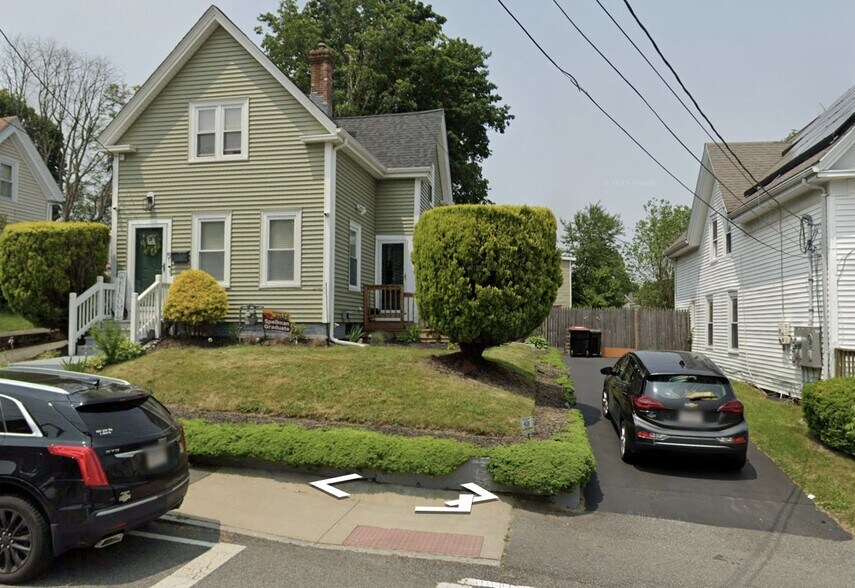 Primary Photo - 51 Myrtle St
