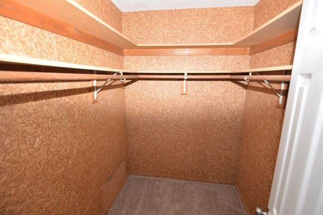 Building Photo - Updated Townhome in Larkspur Meadows