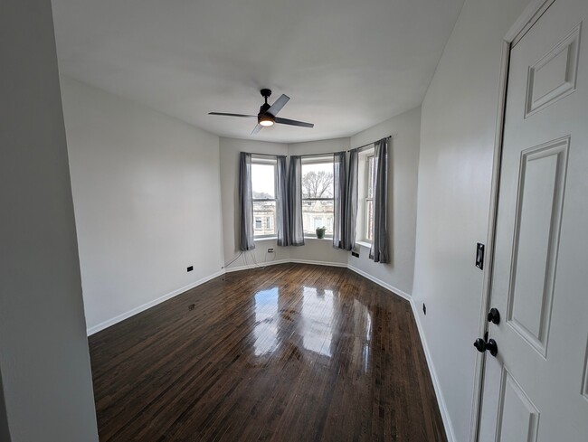 Building Photo - 4105 W 21st St