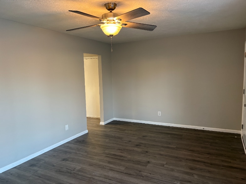 Building Photo - 98 Stewart Ln