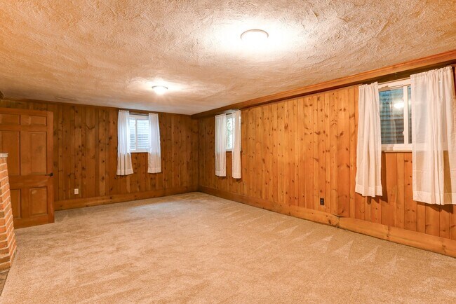 Building Photo - 4 bedroom, 2.5 bathroom home in Camp Hill