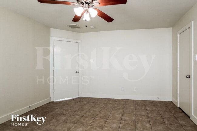 Building Photo - 20830 Settlers Lake Cir N